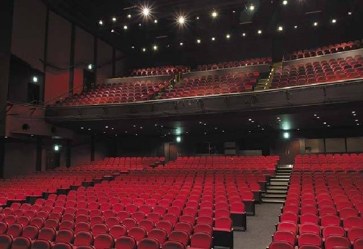 🎭 오사카 사계극장 이미지 2